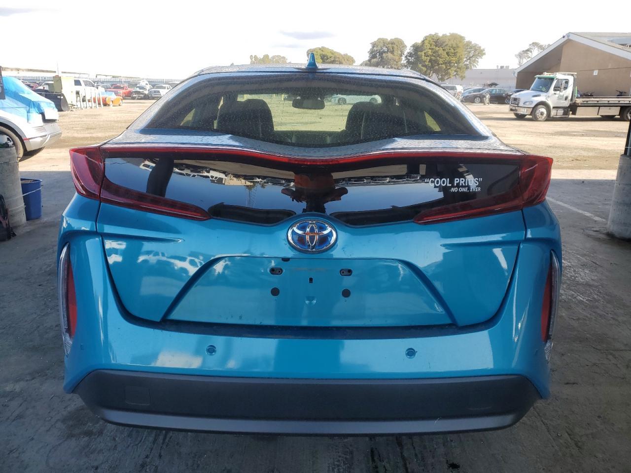 2021 Toyota Prius Prime Le - Фото 6