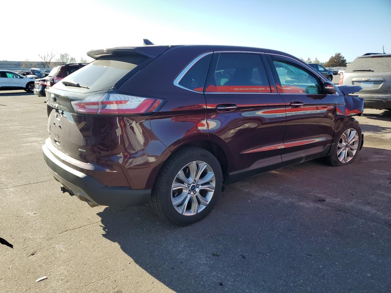 2021 Ford Edge Titanium - Фото 3