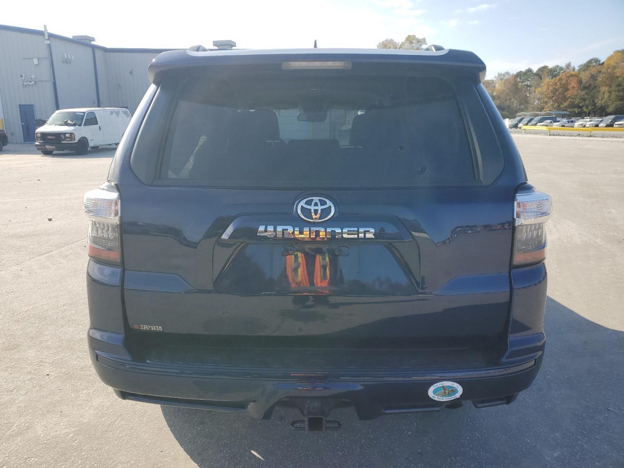 2023 Toyota 4Runner Se - Image 6