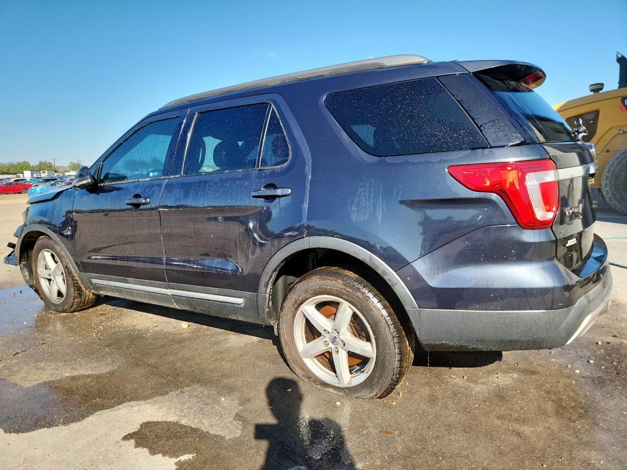 2017 Ford Explorer Xlt - Фото 2