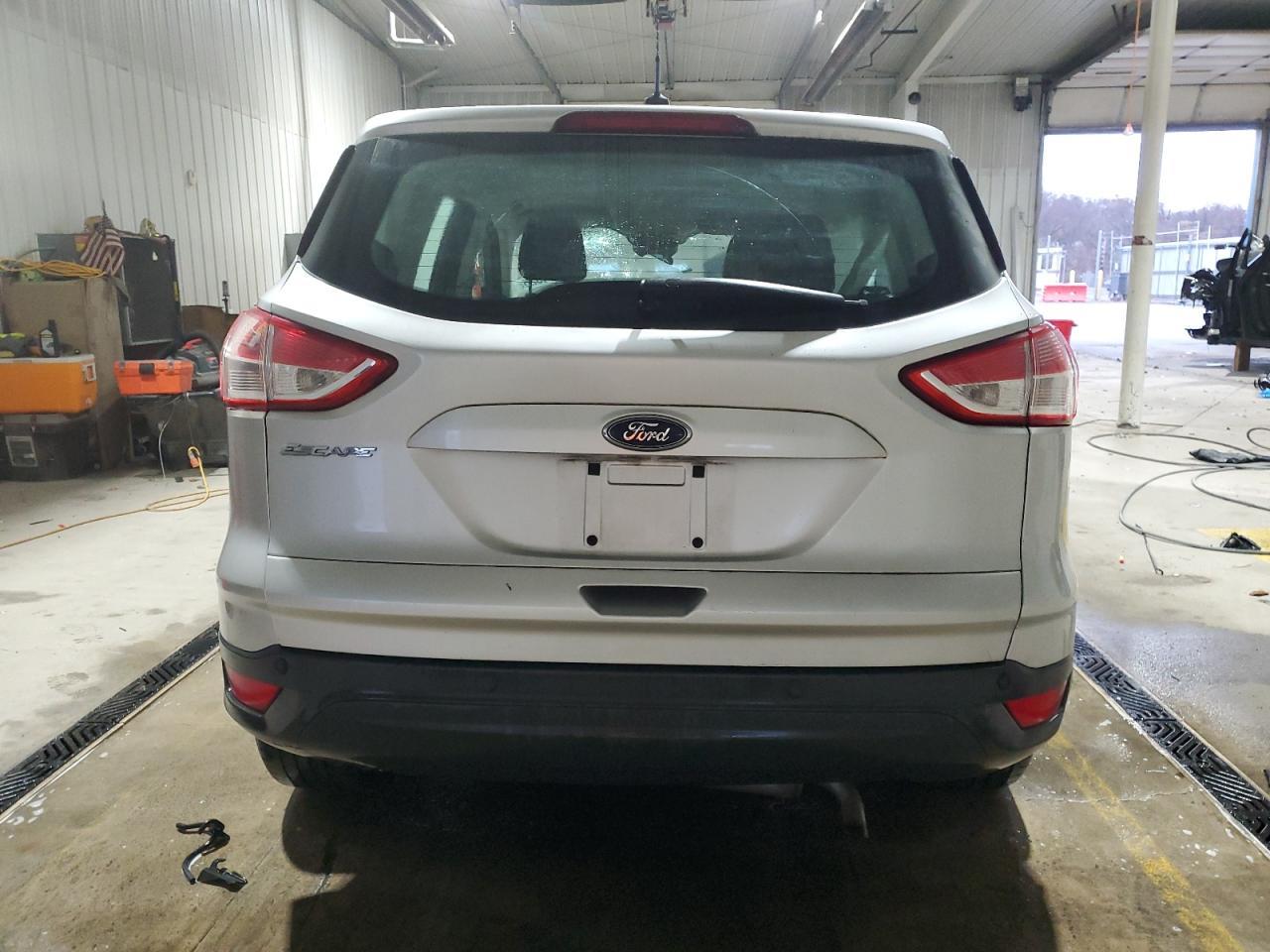 2013 Ford Escape S - Фото 6