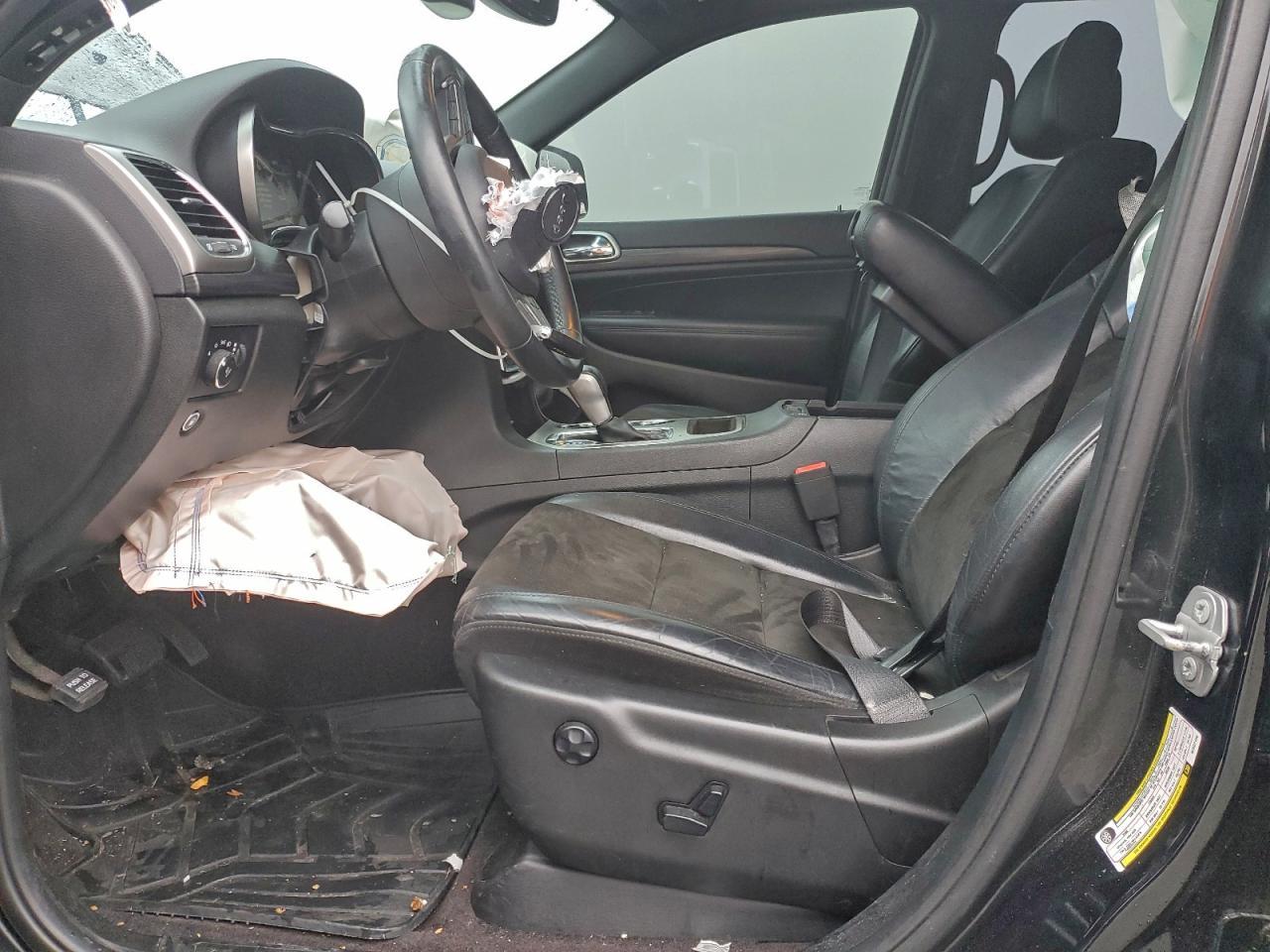 2019 Jeep Grand Cherokee Laredo - Image 7