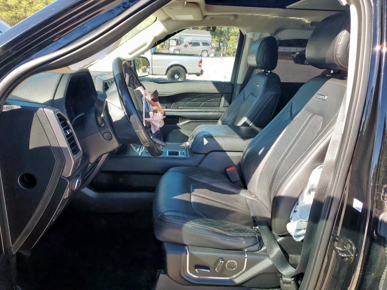 2018 Ford Expedition Platinum - Image 7