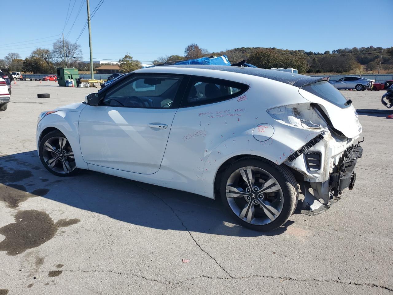 2017 Hyundai Veloster - Image 2