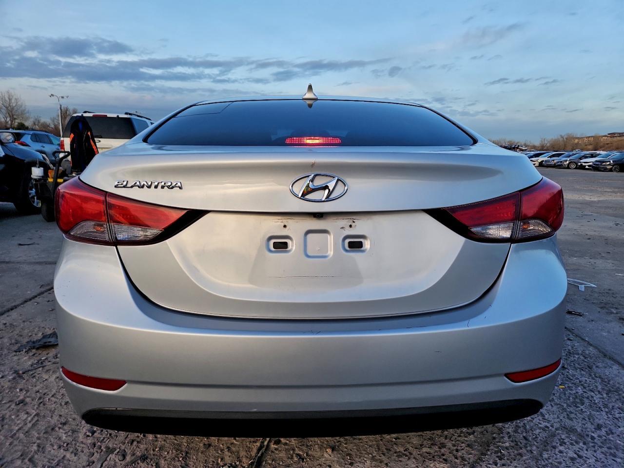 2014 Hyundai Elantra Se - Фото 6