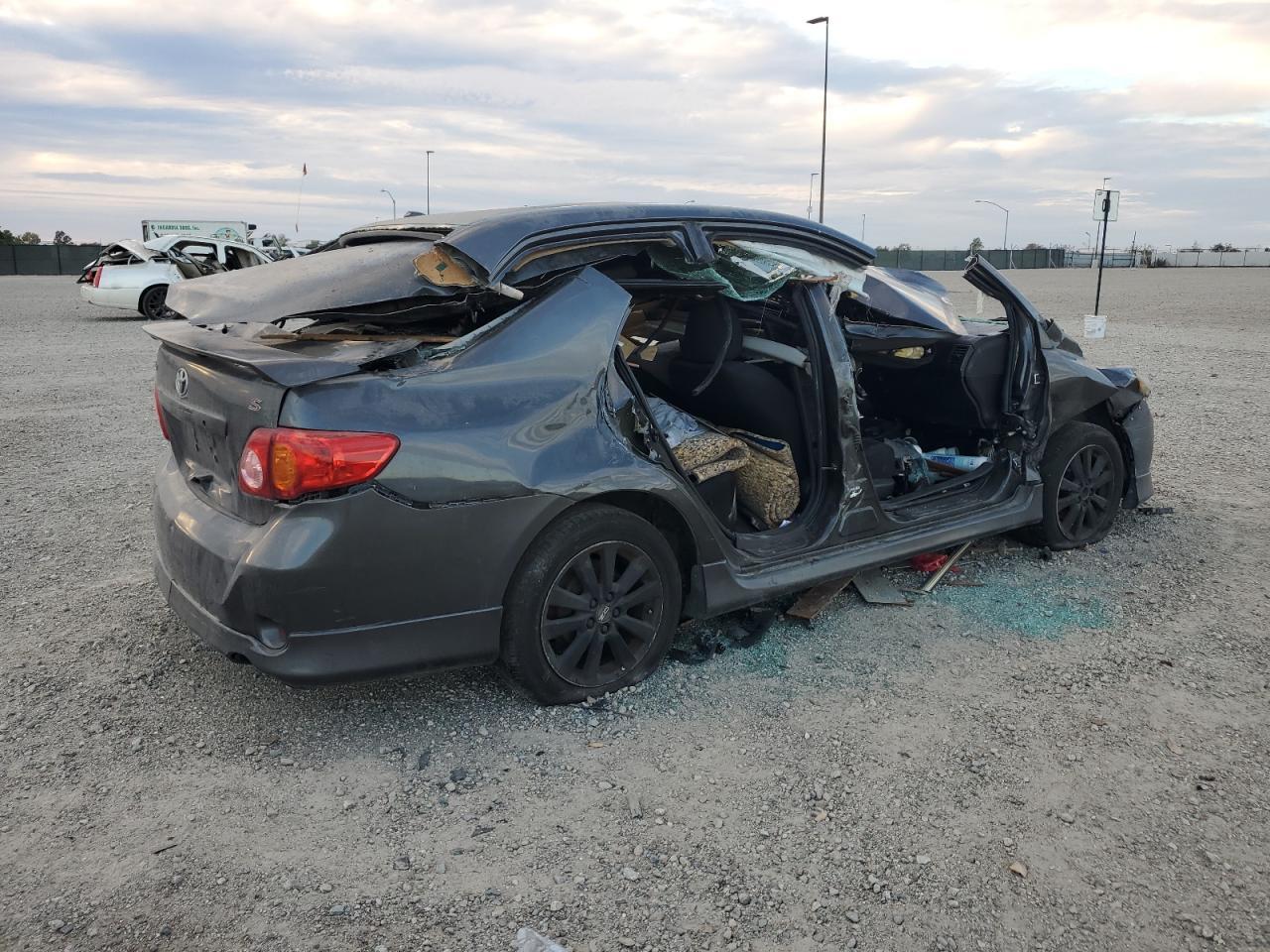 2010 Toyota Corolla Base - Фото 3