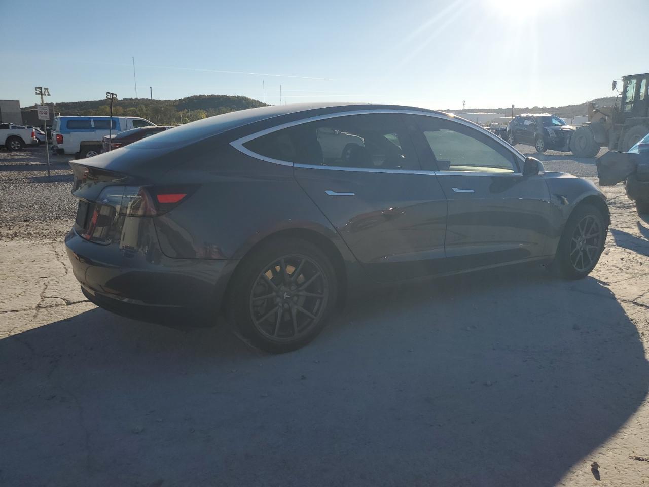 2019 Tesla Model 3 - Фото 3