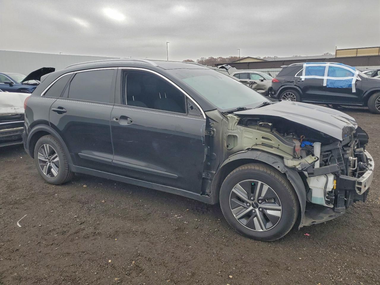 2022 Kia Niro Lxs - Image 4