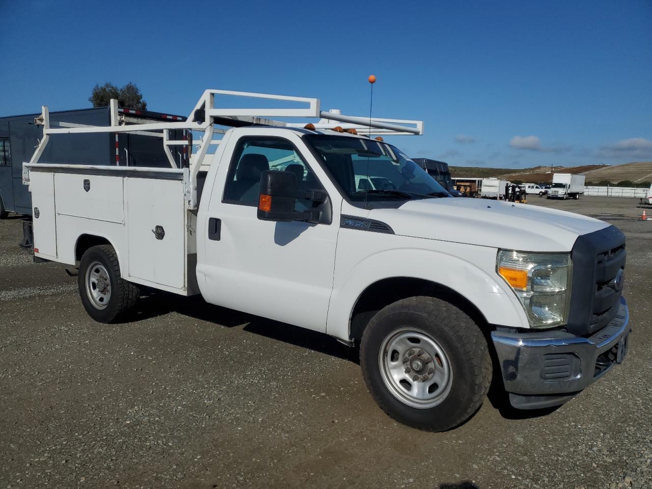 2015 Ford F350 Super Duty - Фото 4