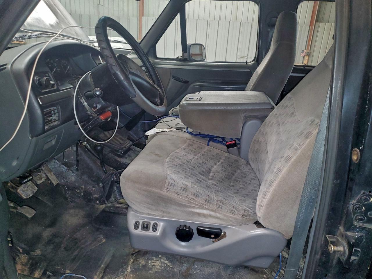 1992 Ford F350 - Image 7