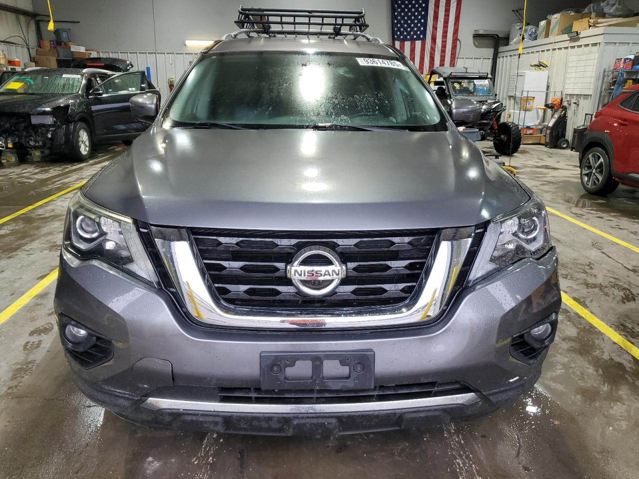 2017 Nissan Pathfinder S - Image 5