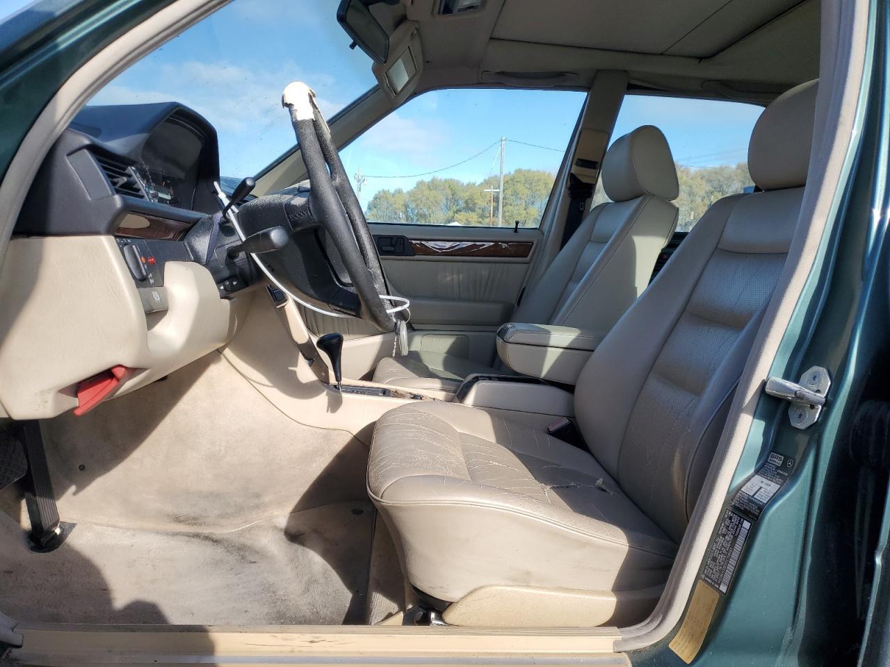 1995 Mercedes-Benz E 320 Base - Фото 7