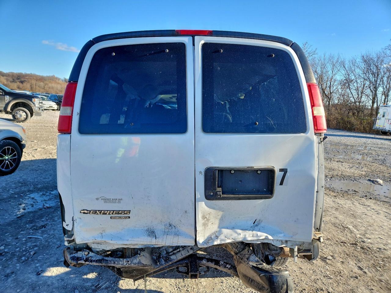 2015 Chevrolet Express - Фото 6