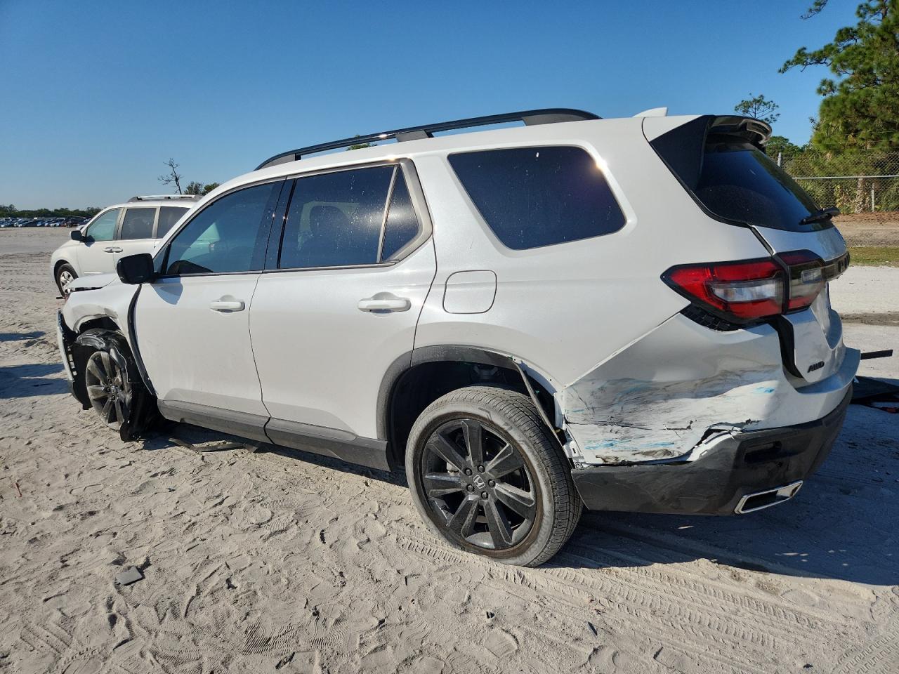 2025 Honda Pilot Black - Image 2