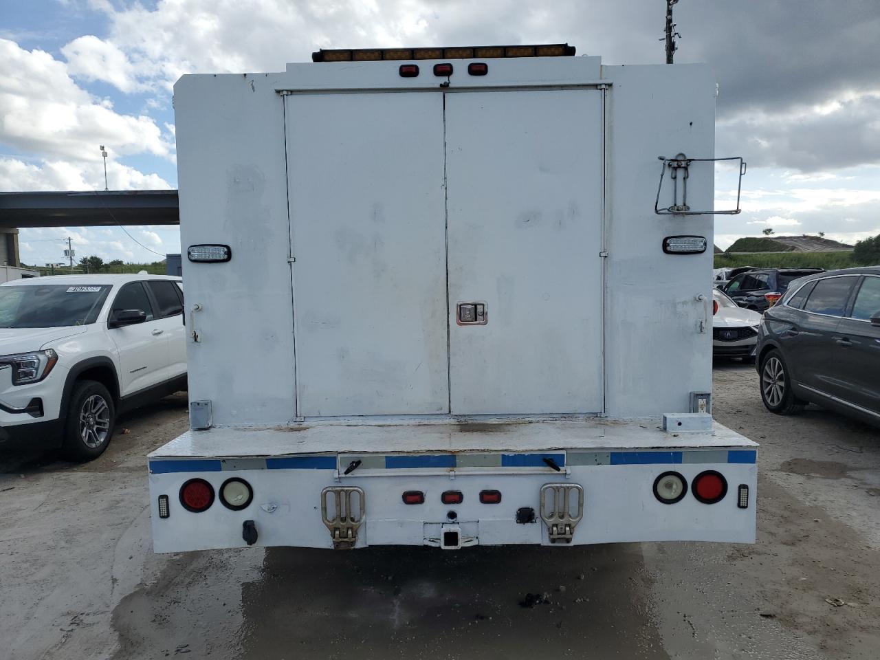 2015 Ford F450 Super Duty - Image 6