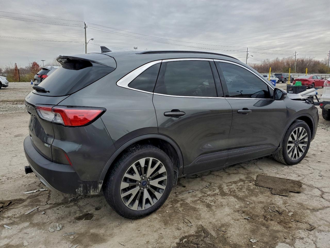 2020 Ford Escape Titanium - Image 3