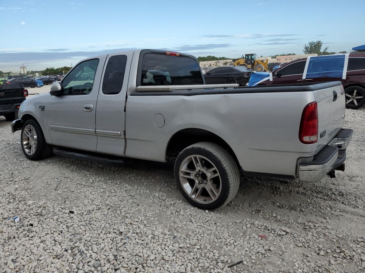 2002 Ford F150 - Фото 2