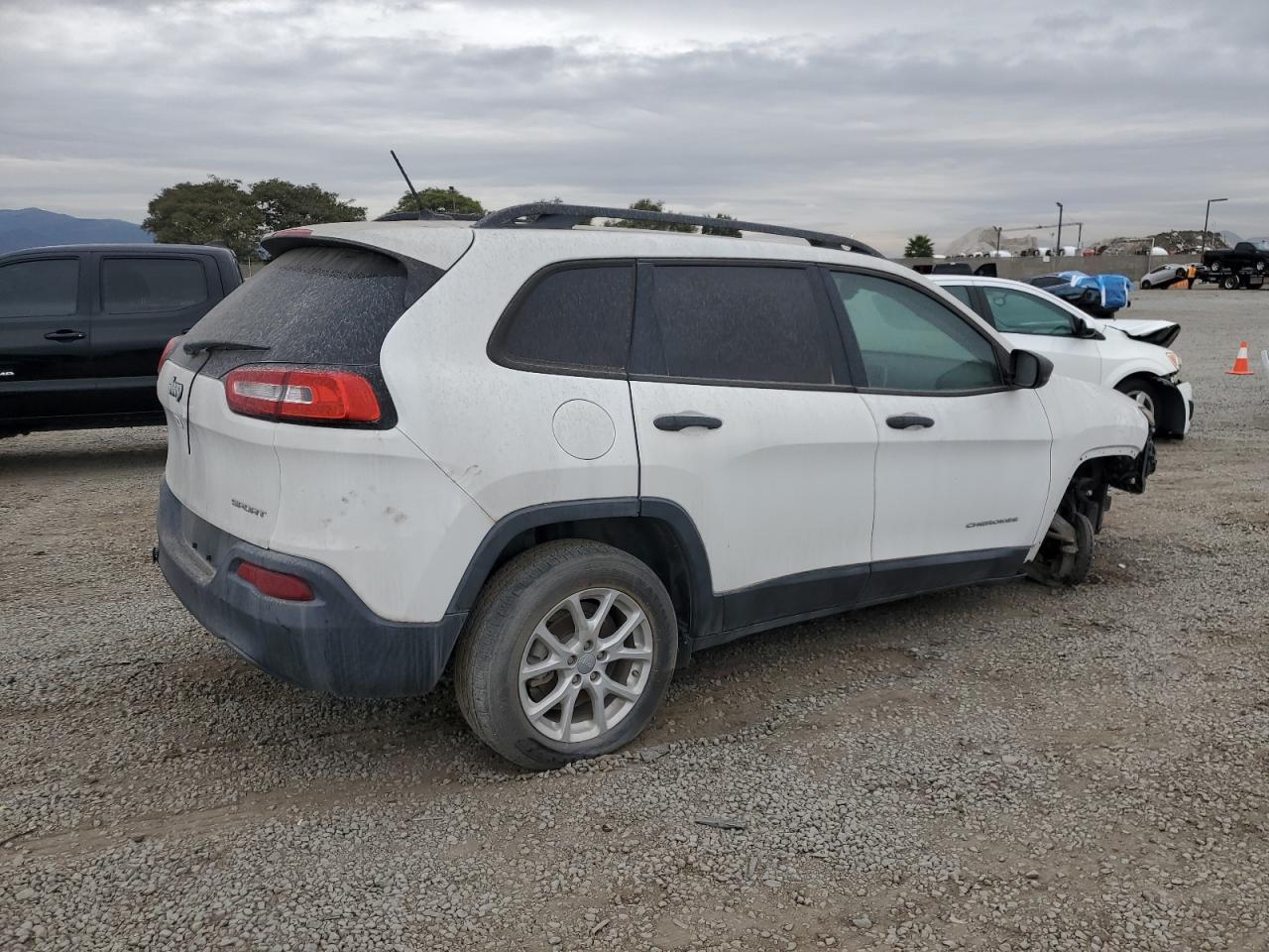 2017 Jeep Cherokee Sport - Фото 3
