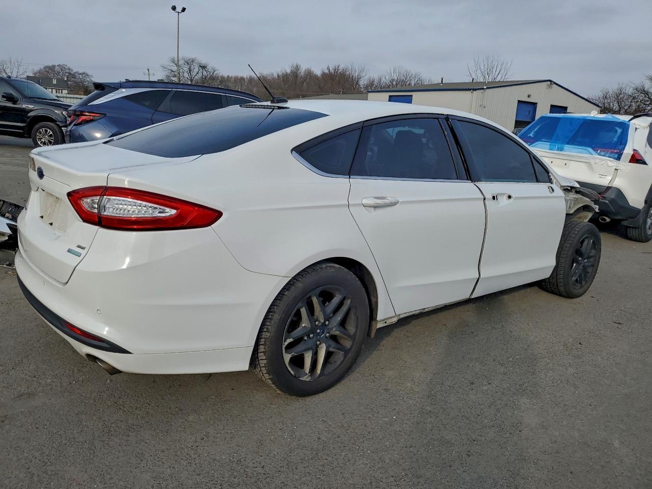 2016 Ford Fusion Se - Image 3