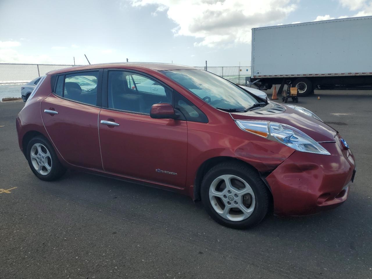 2015 Nissan Leaf S - Фото 4