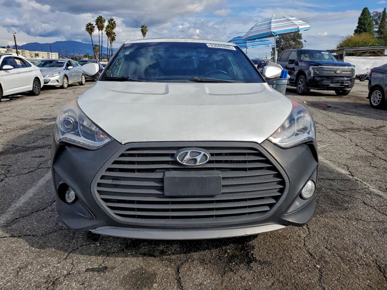 2016 Hyundai Veloster Turbo - Image 5