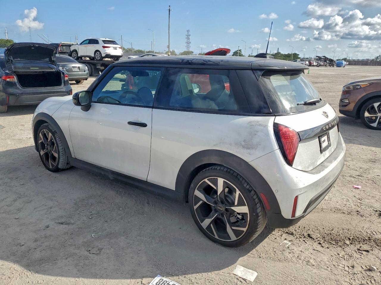 2025 Mini Cooper Base - Фото 2