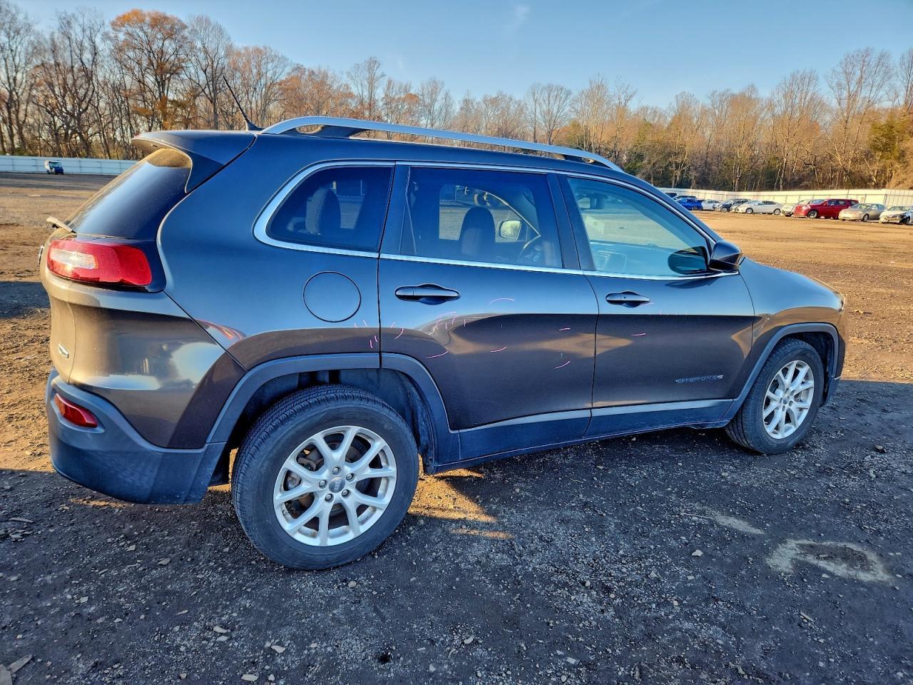 2015 Jeep Cherokee Latitude - Фото 3