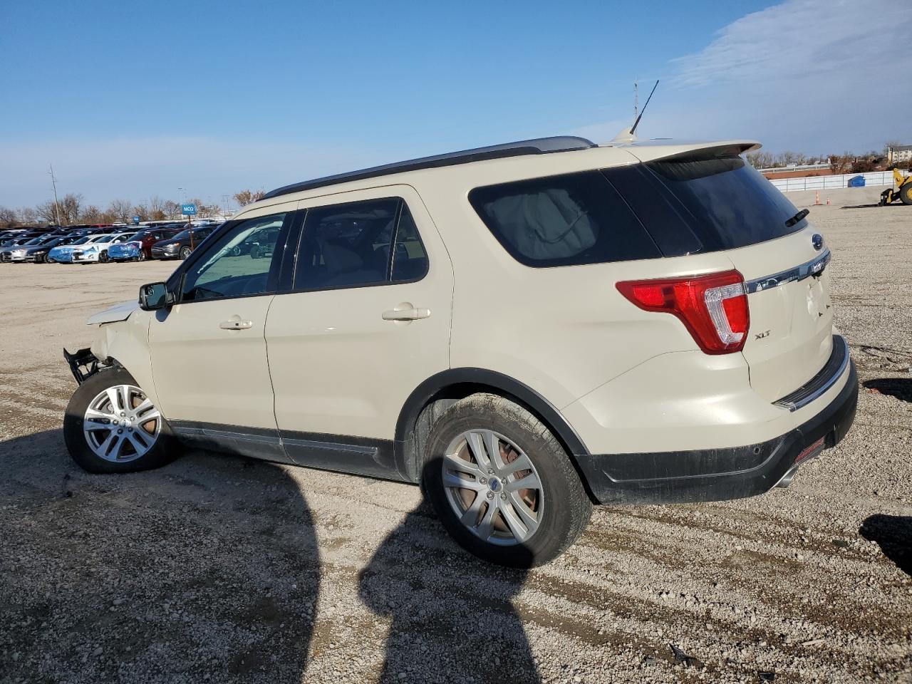2018 Ford Explorer Xlt - Фото 2
