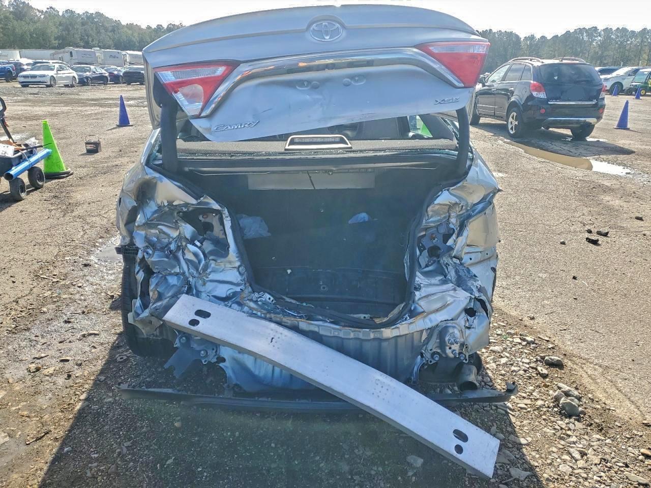 2015 Toyota Camry Le - Фото 6