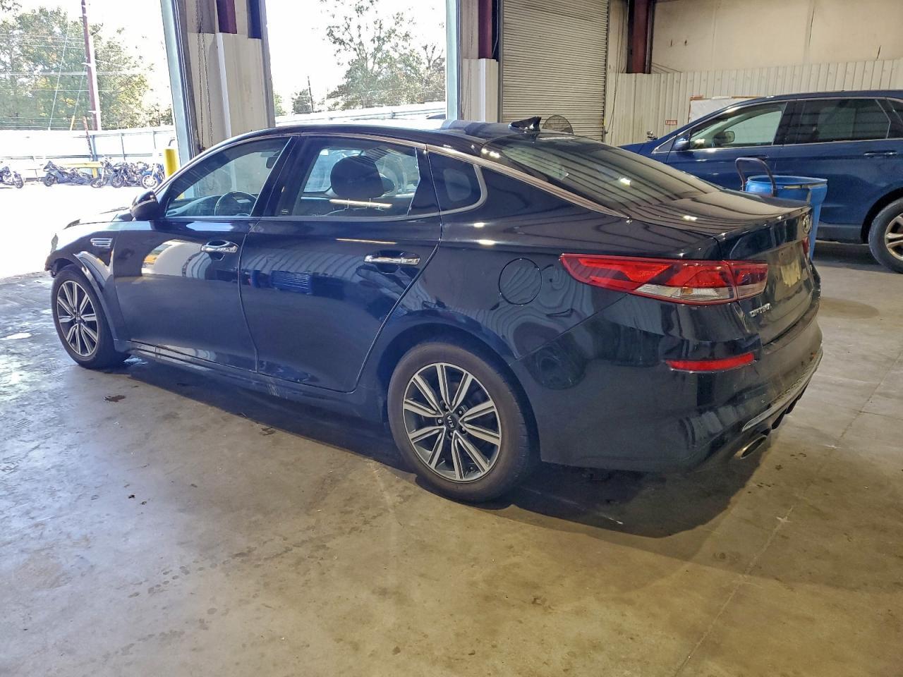 2020 Kia Optima Ex - Image 2