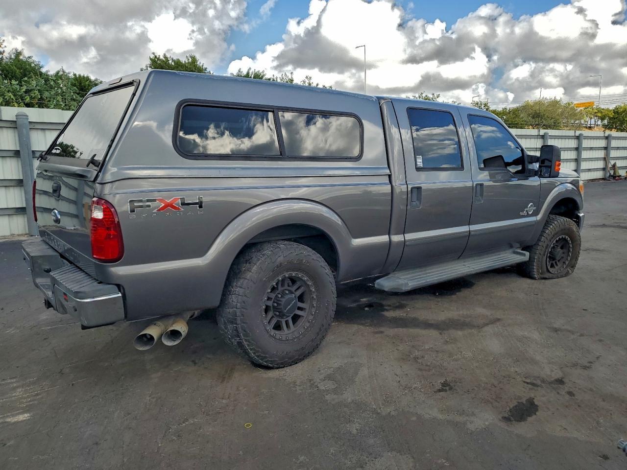 2011 Ford F250 Super Duty - Фото 3
