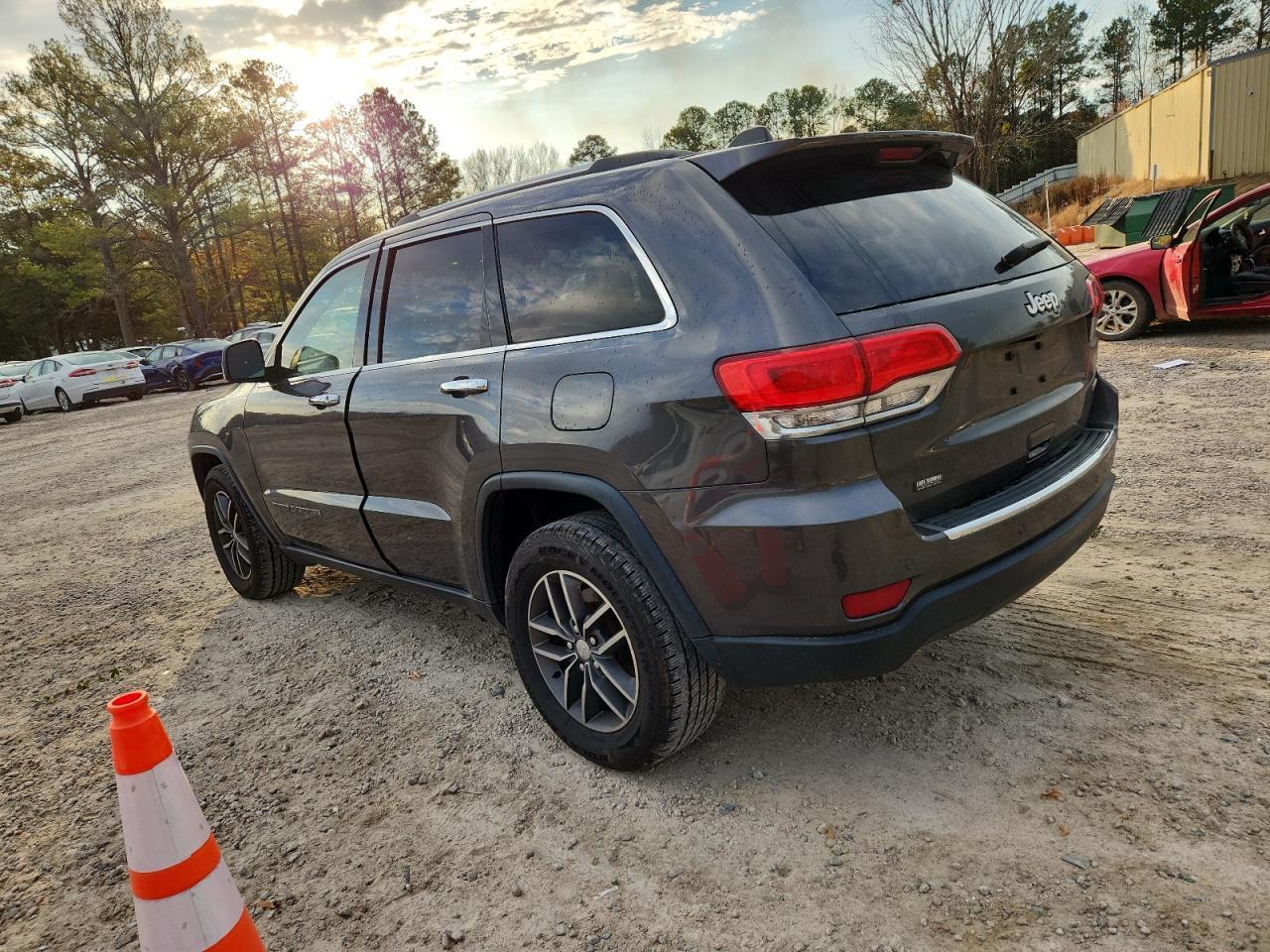 2017 Jeep Grand Cherokee Limited - Image 2