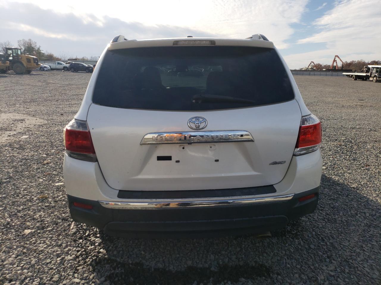 2012 Toyota Highlander Base - Image 6