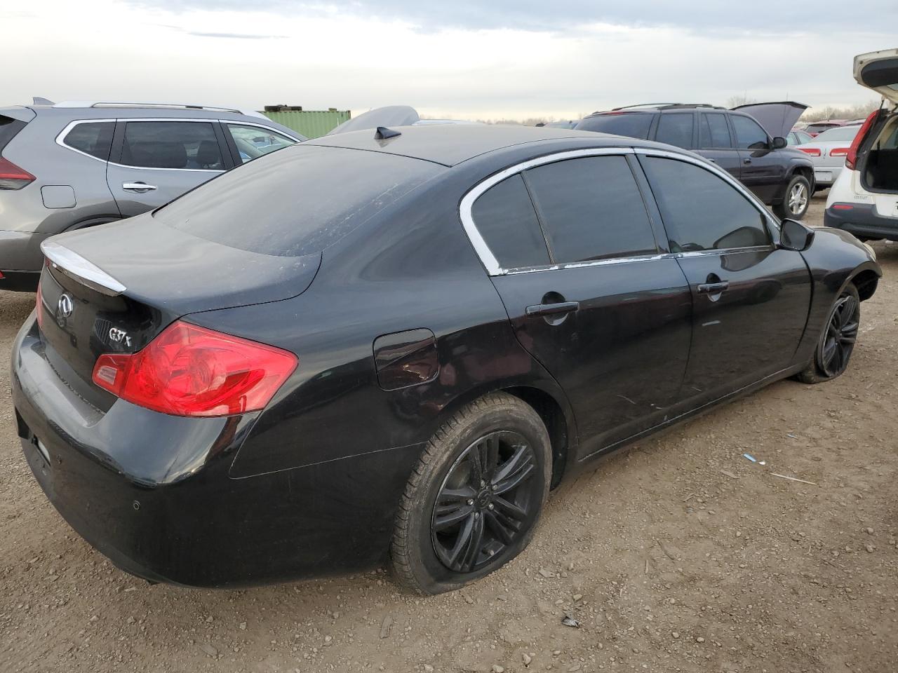 2011 Infinity G37 - Фото 3