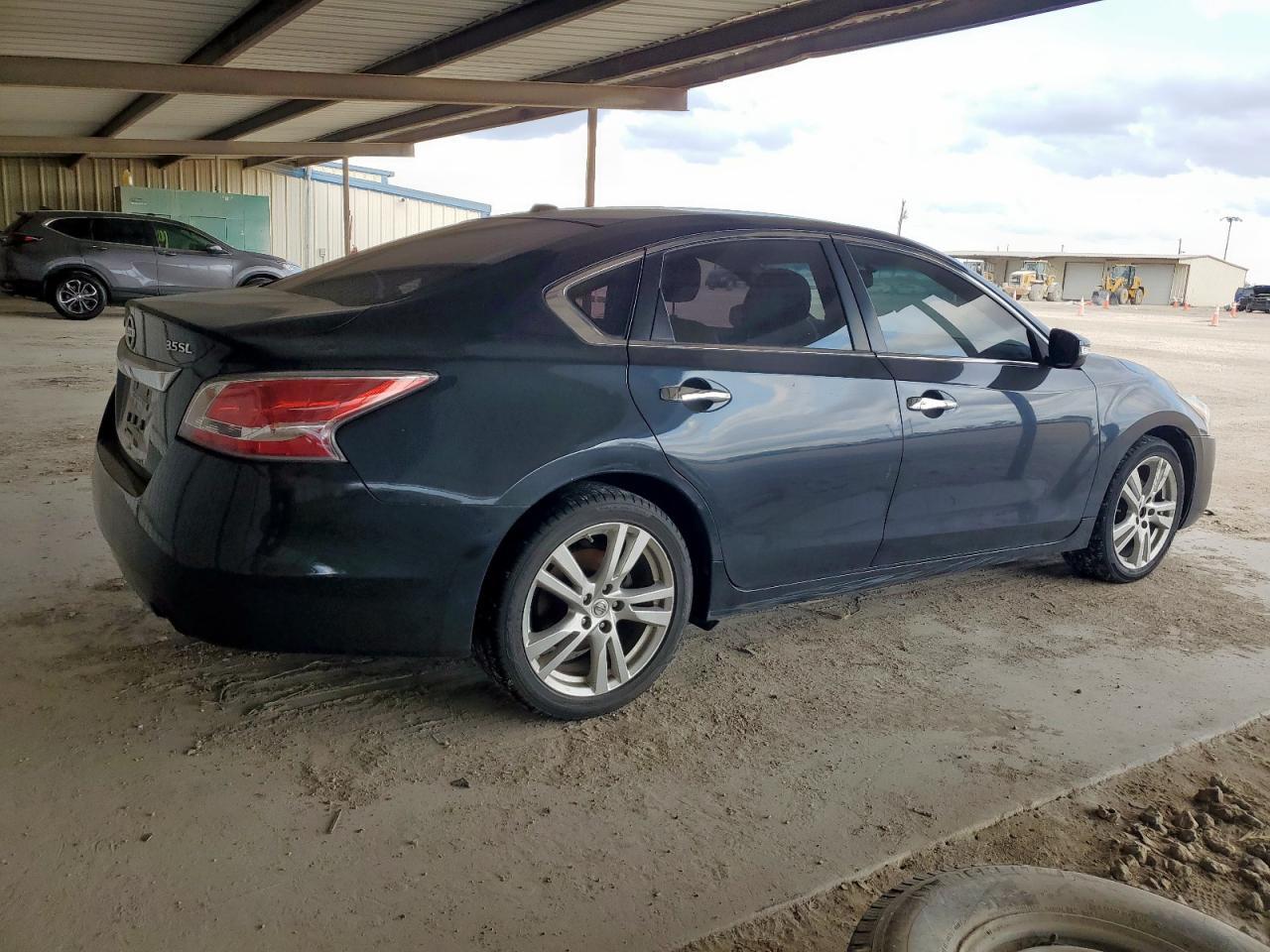 2015 Nissan Altima 3.5S - Image 3