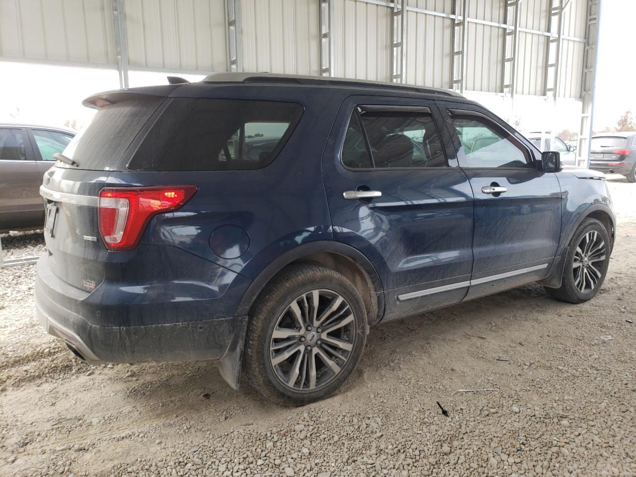 2017 Ford Explorer Platinum - Image 3