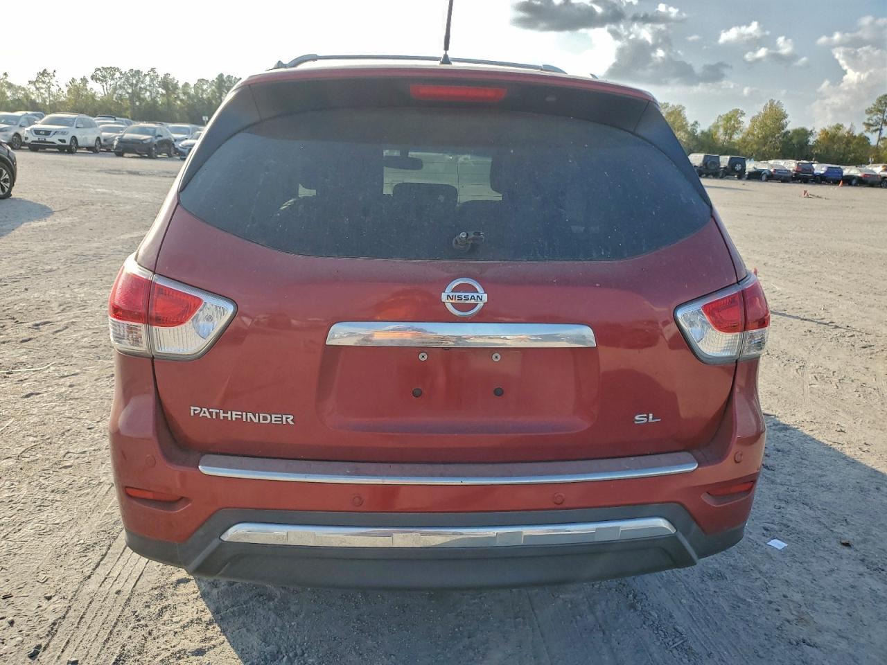 2015 Nissan Pathfinder S - Фото 6