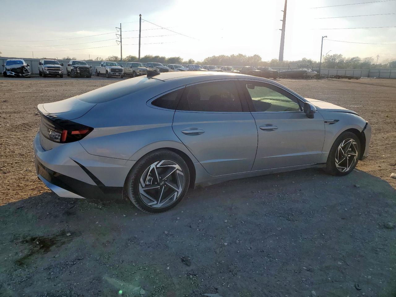 2025 Hyundai Sonata Sel - Image 3