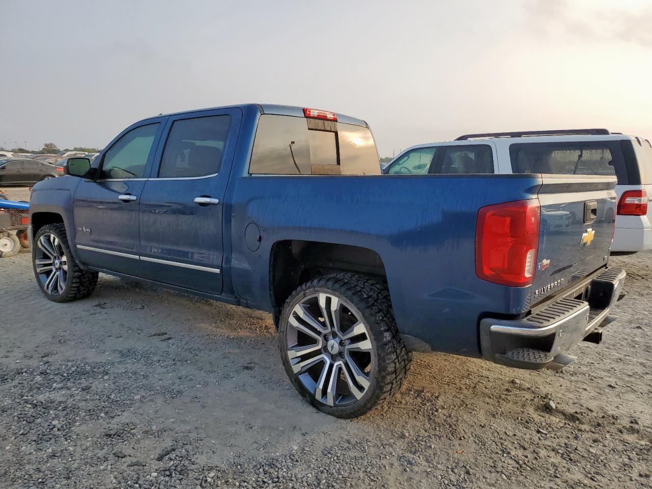 2017 Chevrolet Silverado C1500 Ltz - Image 2
