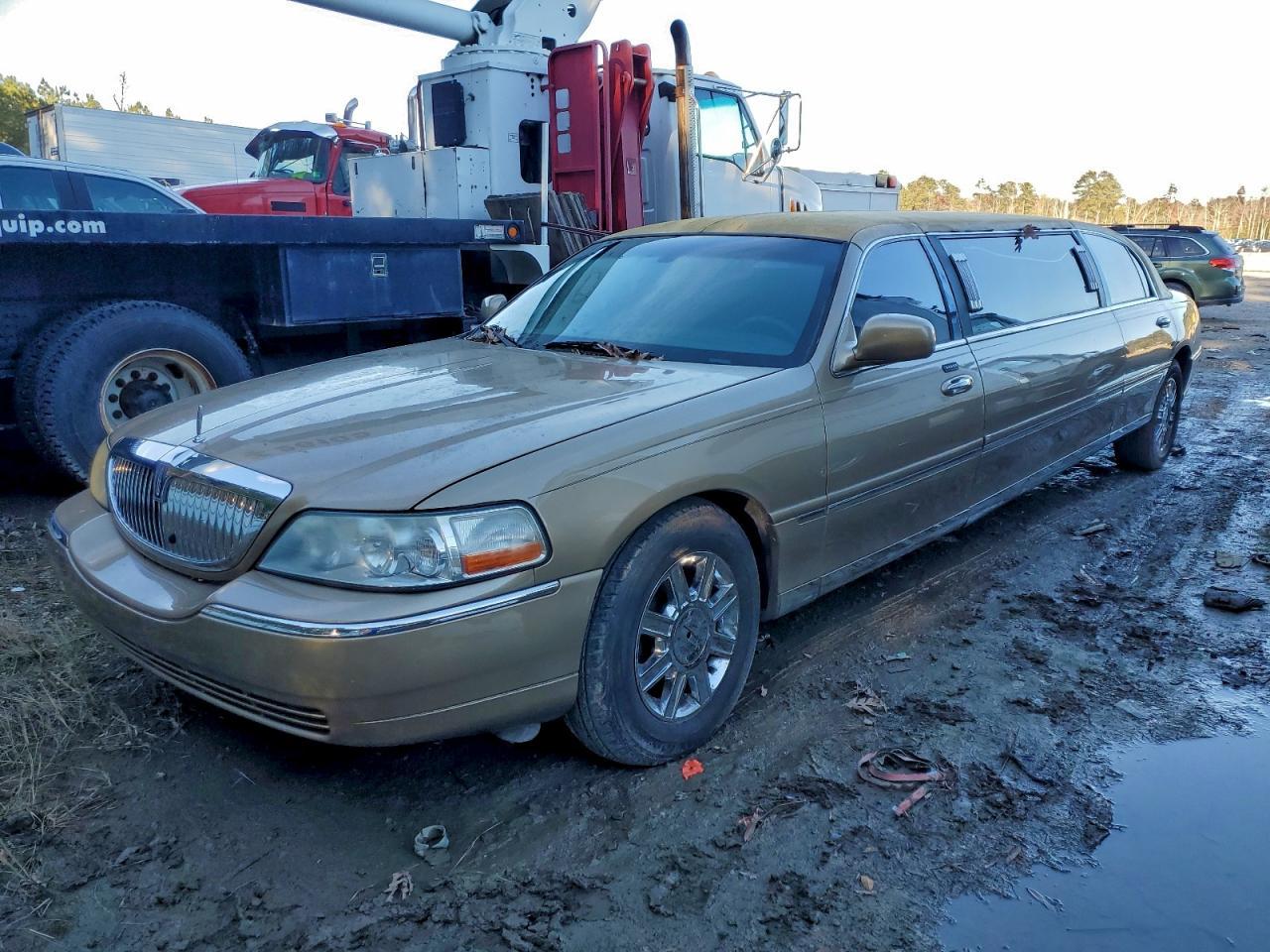 2011 Lincoln Town Car