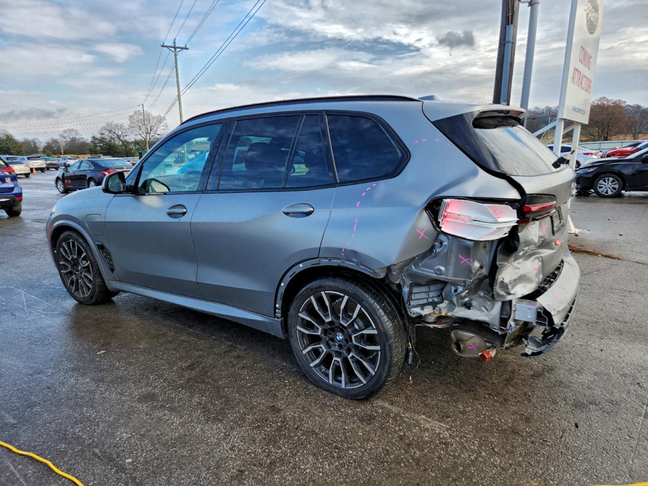 2026 BMW X5 xDrive50E - Фото 2