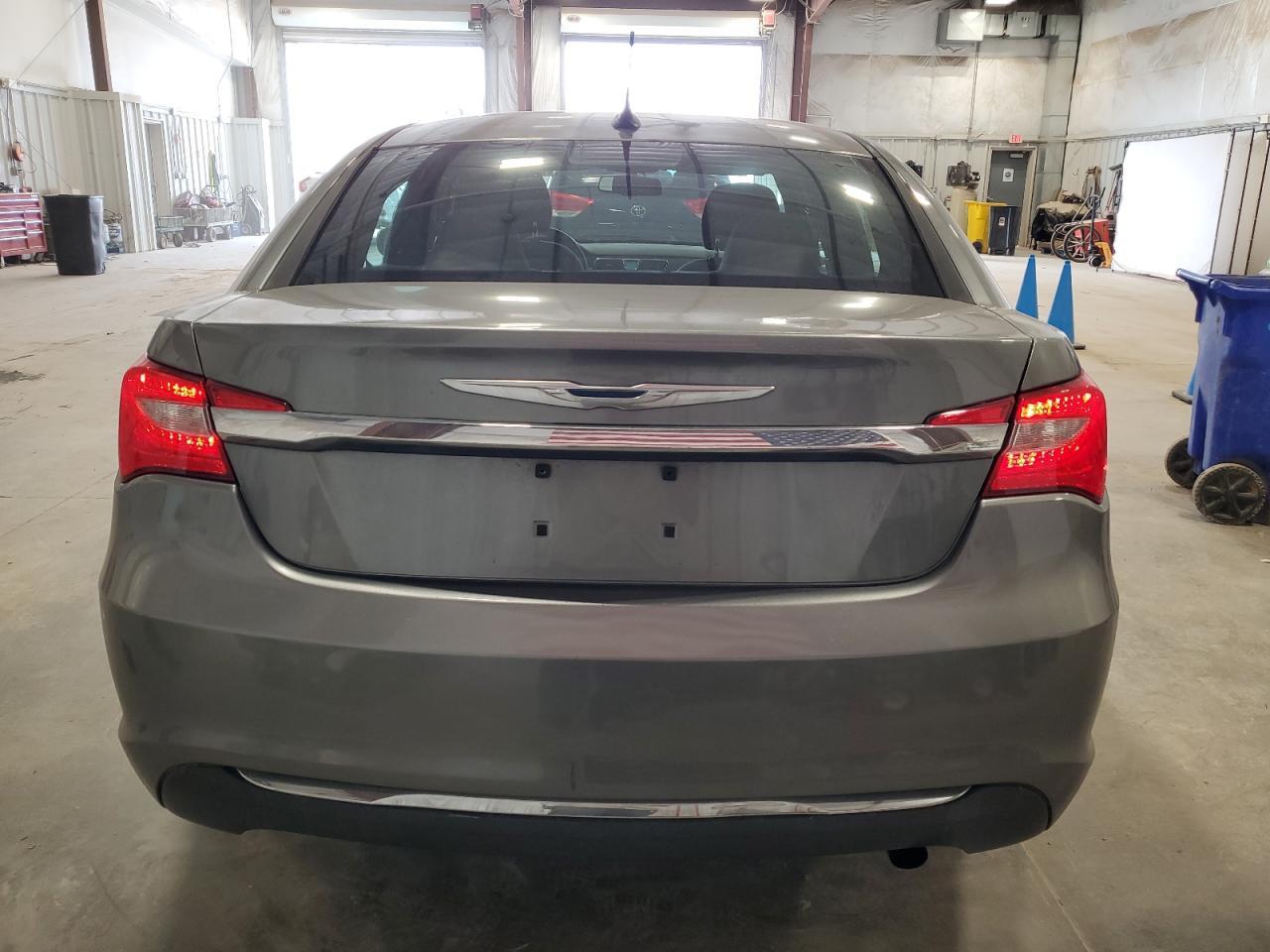 2013 Chrysler 200 Touring - Image 6