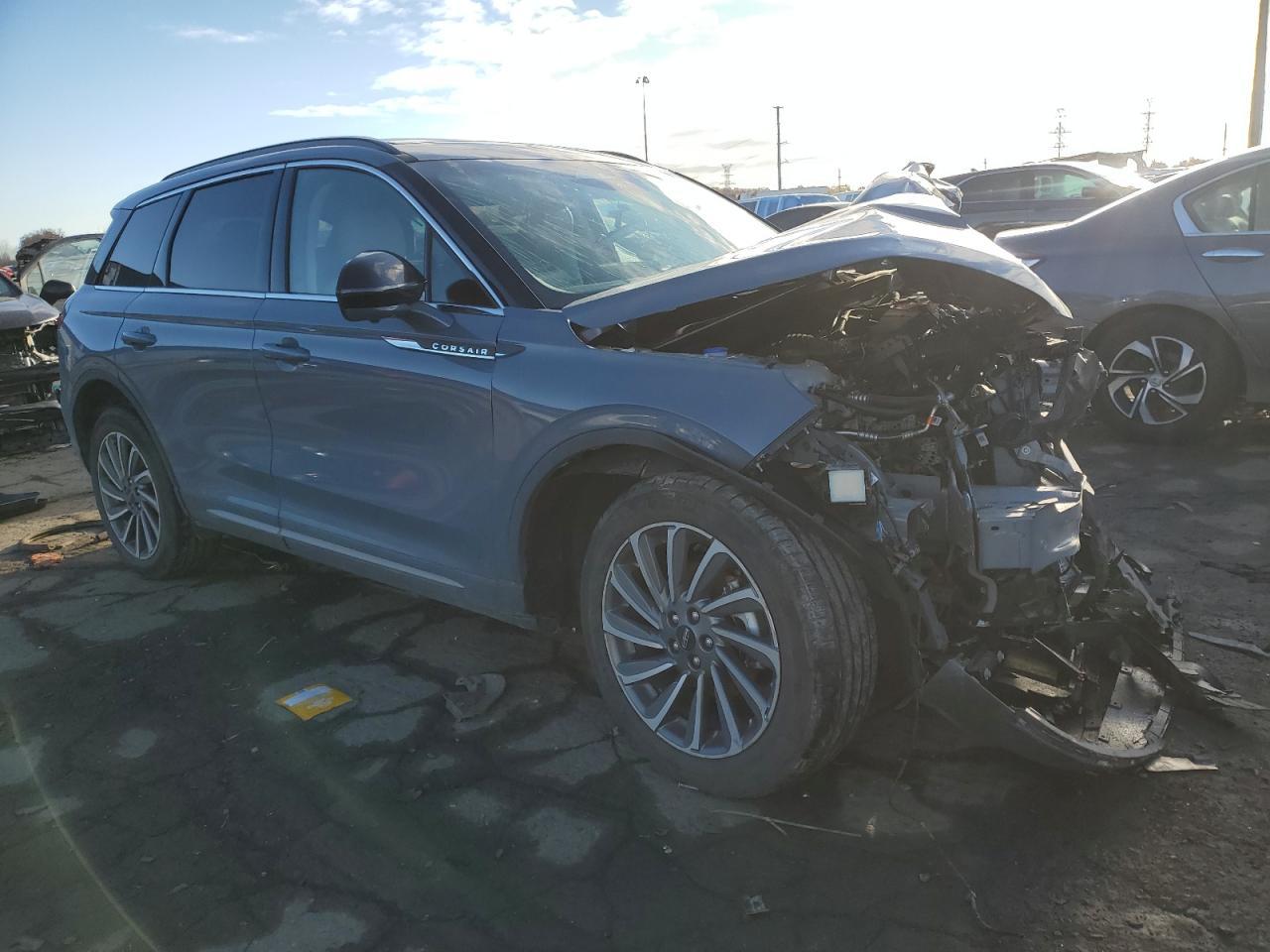 2025 Lincoln Corsair Reserve - Фото 4