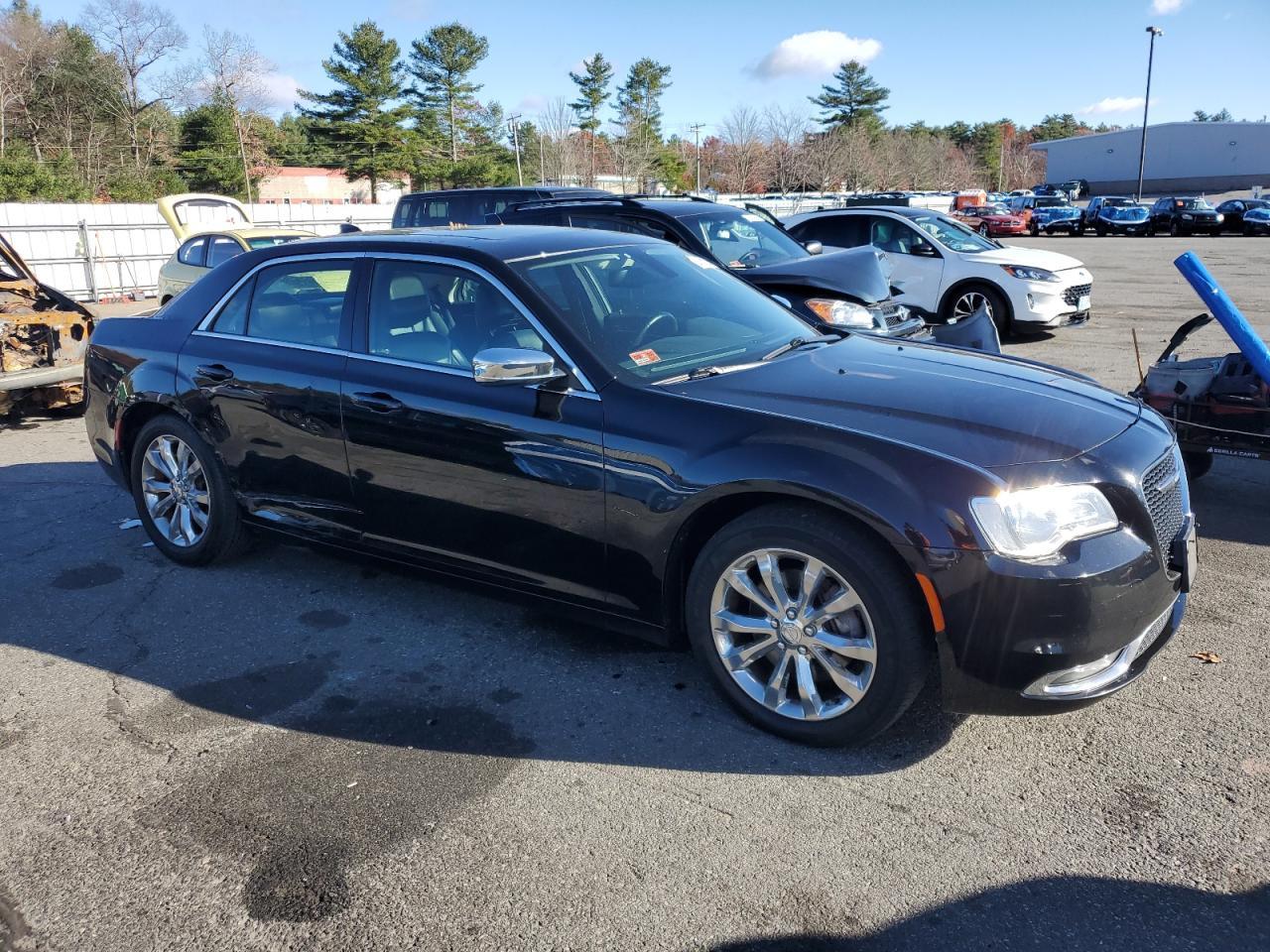 2016 Chrysler 300 Limited - Фото 4