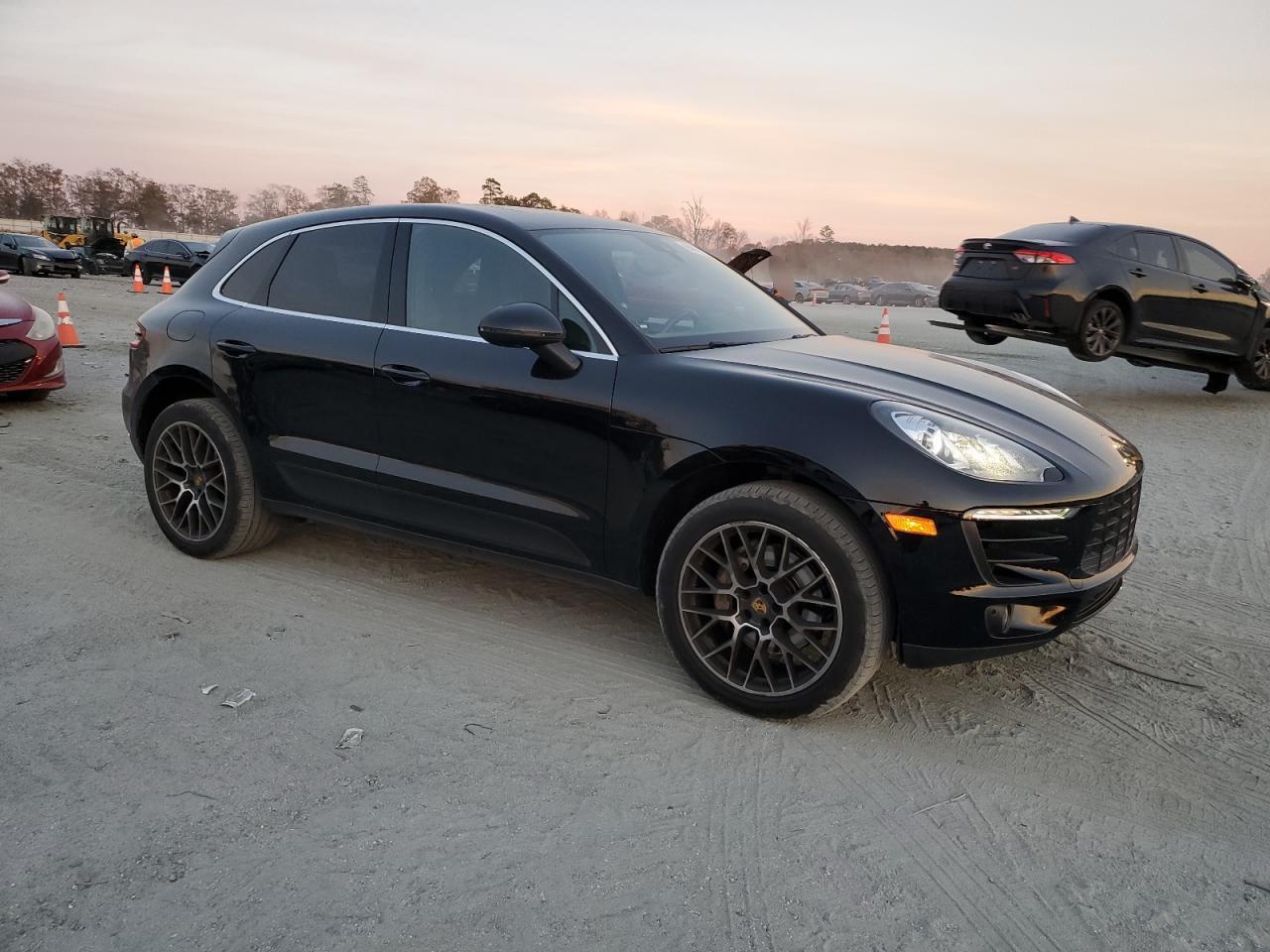 2017 Porsche Macan S - Image 4