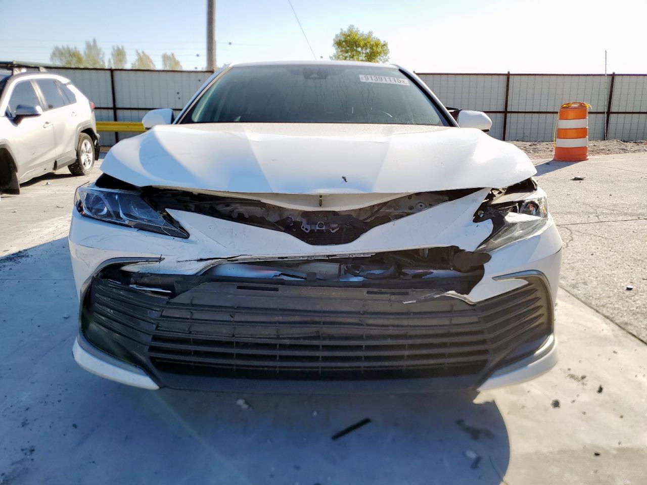 2021 Toyota Camry Le - Фото 5