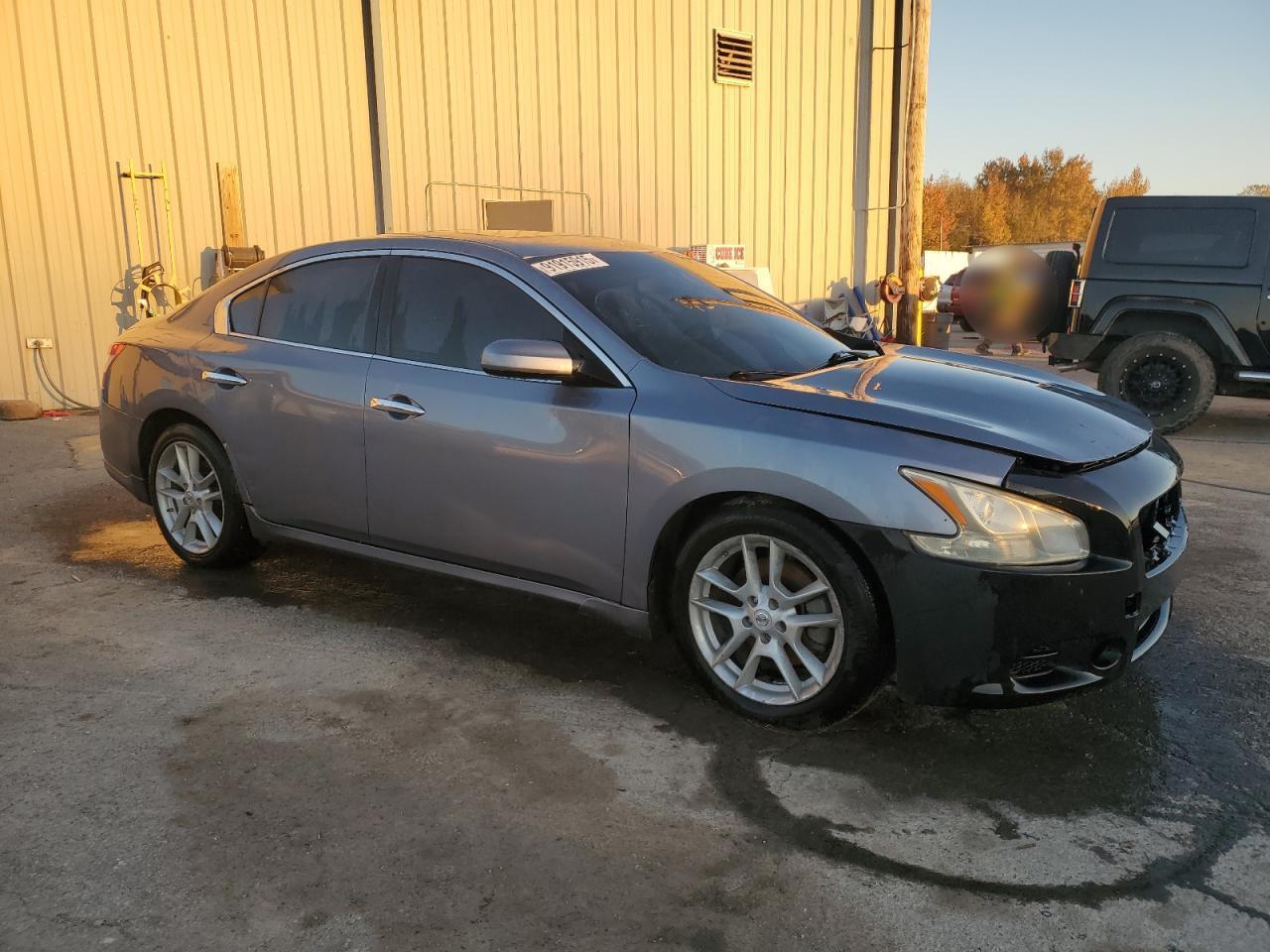2010 Nissan Maxima S - Image 4