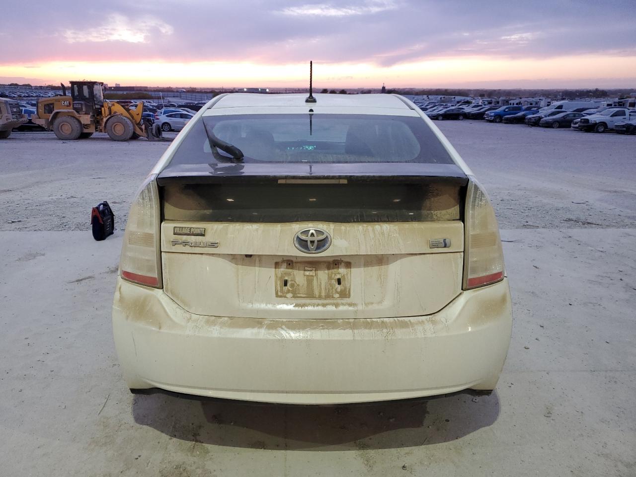 2011 Toyota Prius - Фото 6