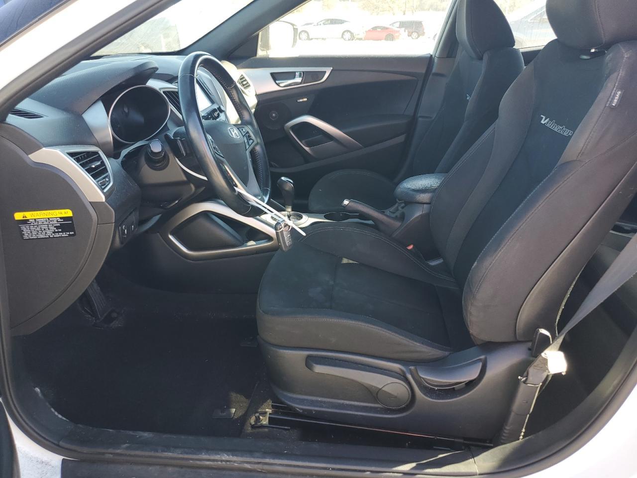 2017 Hyundai Veloster - Image 7