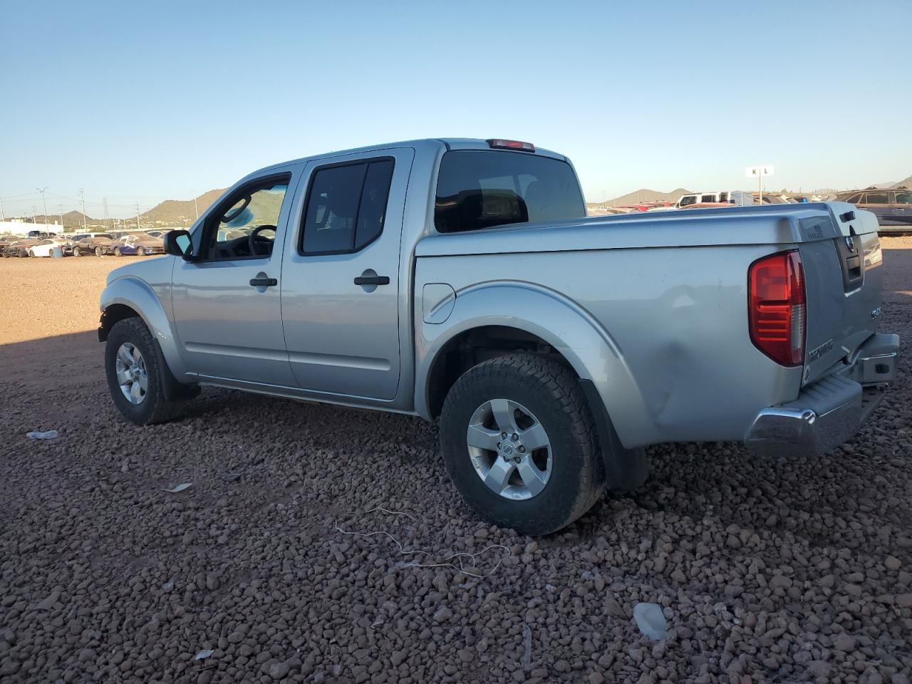 2009 Nissan Frontier Se V6 - Image 2